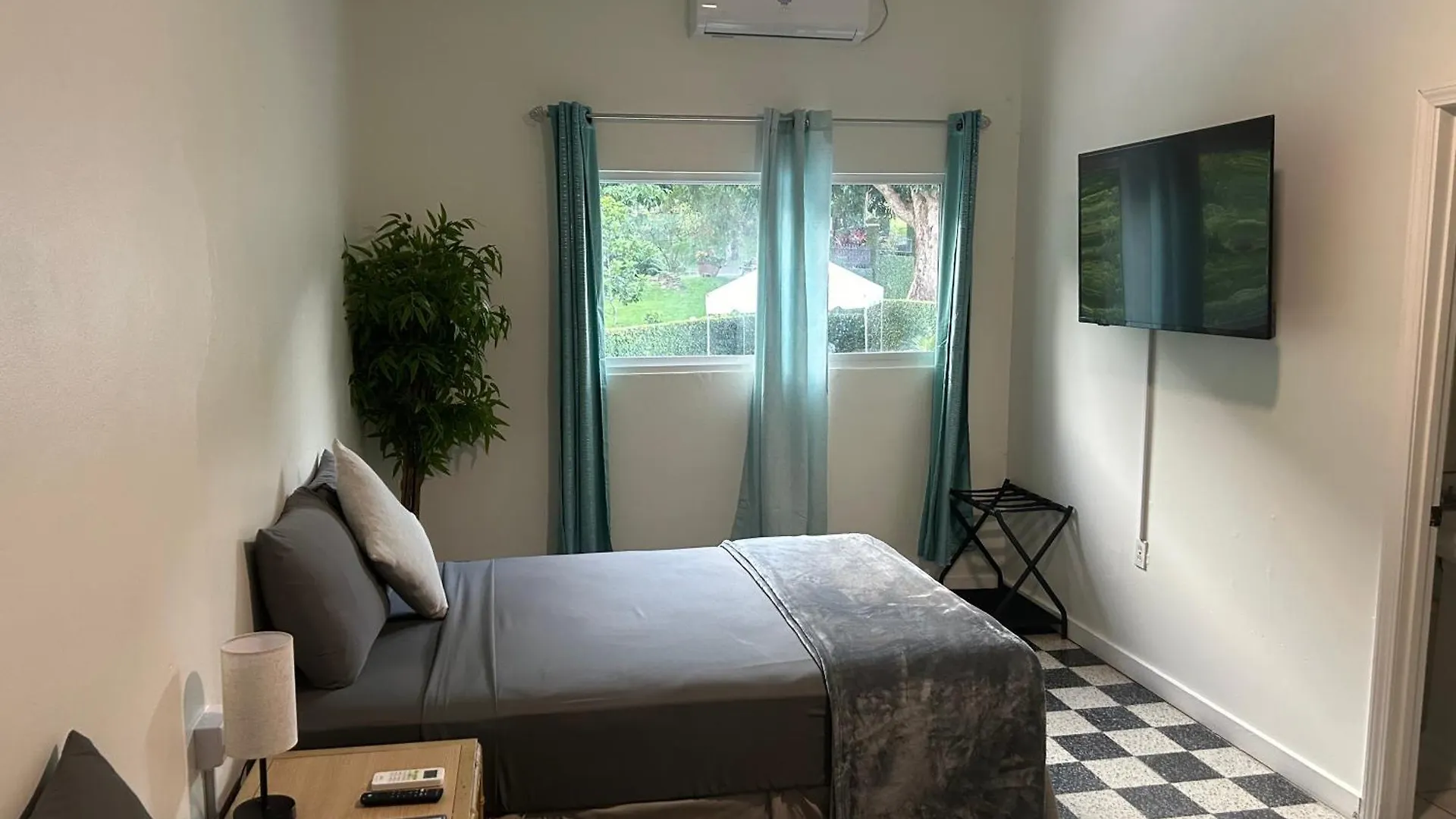 Bed and Breakfast The Royal Nest Trinidad à Diego Martin Couette-café