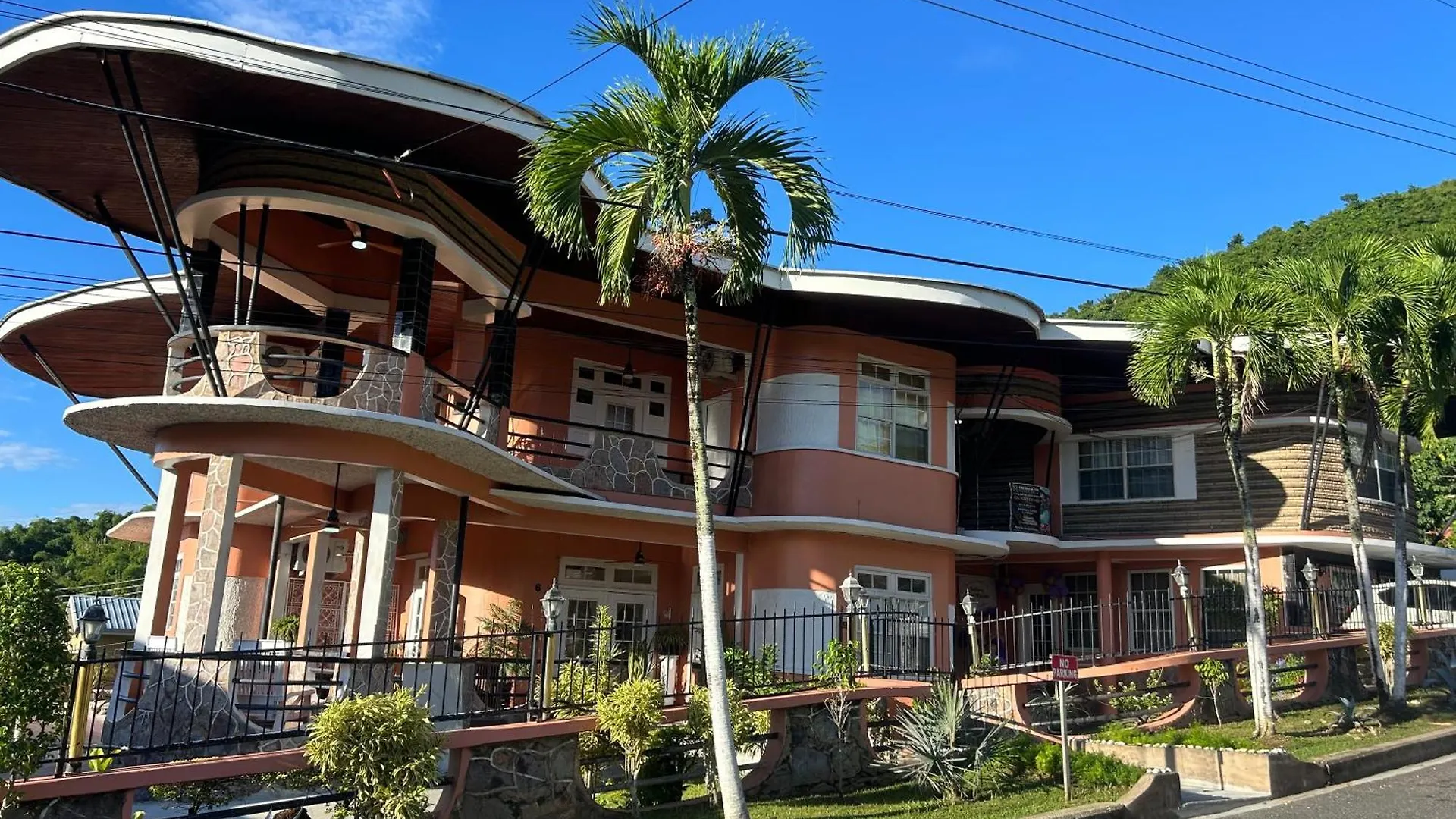 Bed and Breakfast The Royal Nest Trinidad à Diego Martin