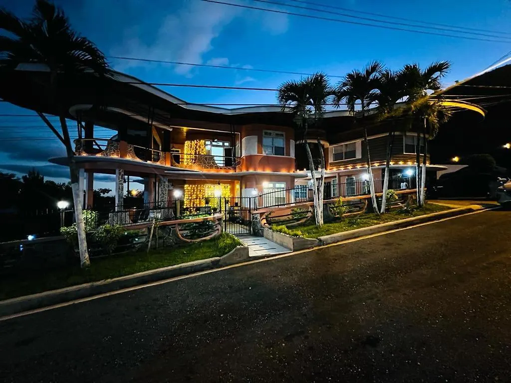 Bed and Breakfast The Royal Nest Trinidad à Diego Martin Couette-café